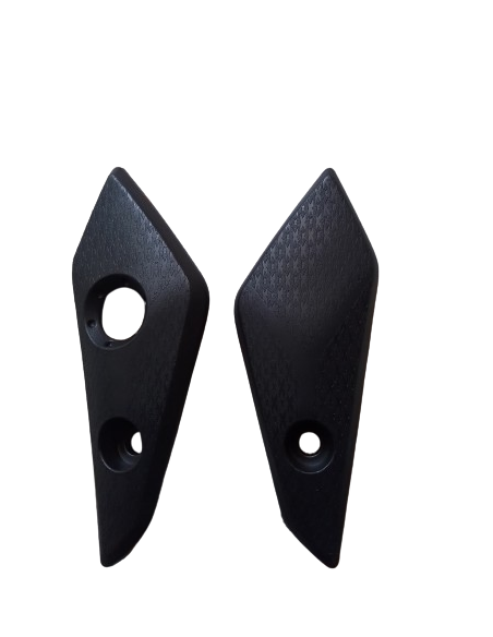 Paire enjoliveurs noir lateraux e-roadster/max