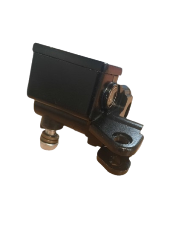 Master cylinder left