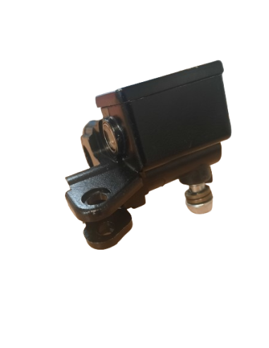 Cylinder master right