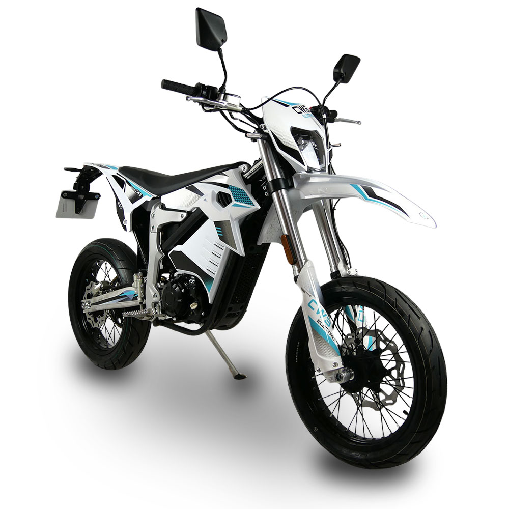 CW3 blanche trois quart avant droit